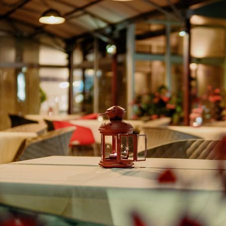 Hotel Lebed Ohrid Esterno foto