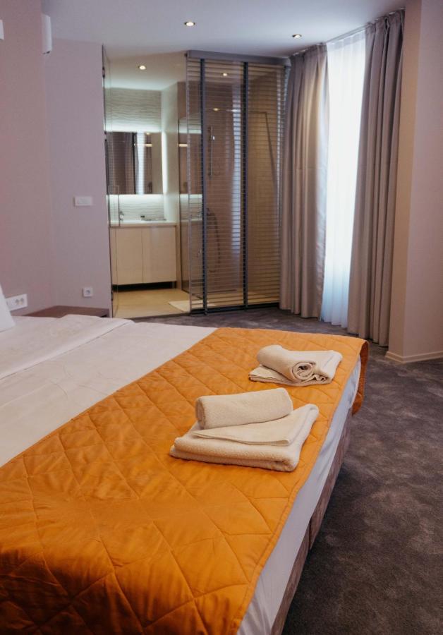 Hotel Lebed Ohrid Esterno foto