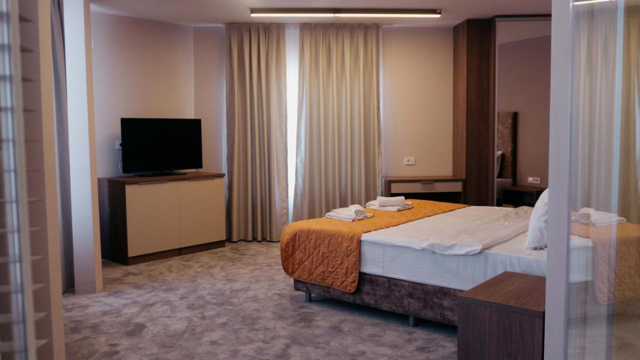 Hotel Lebed Ohrid Esterno foto