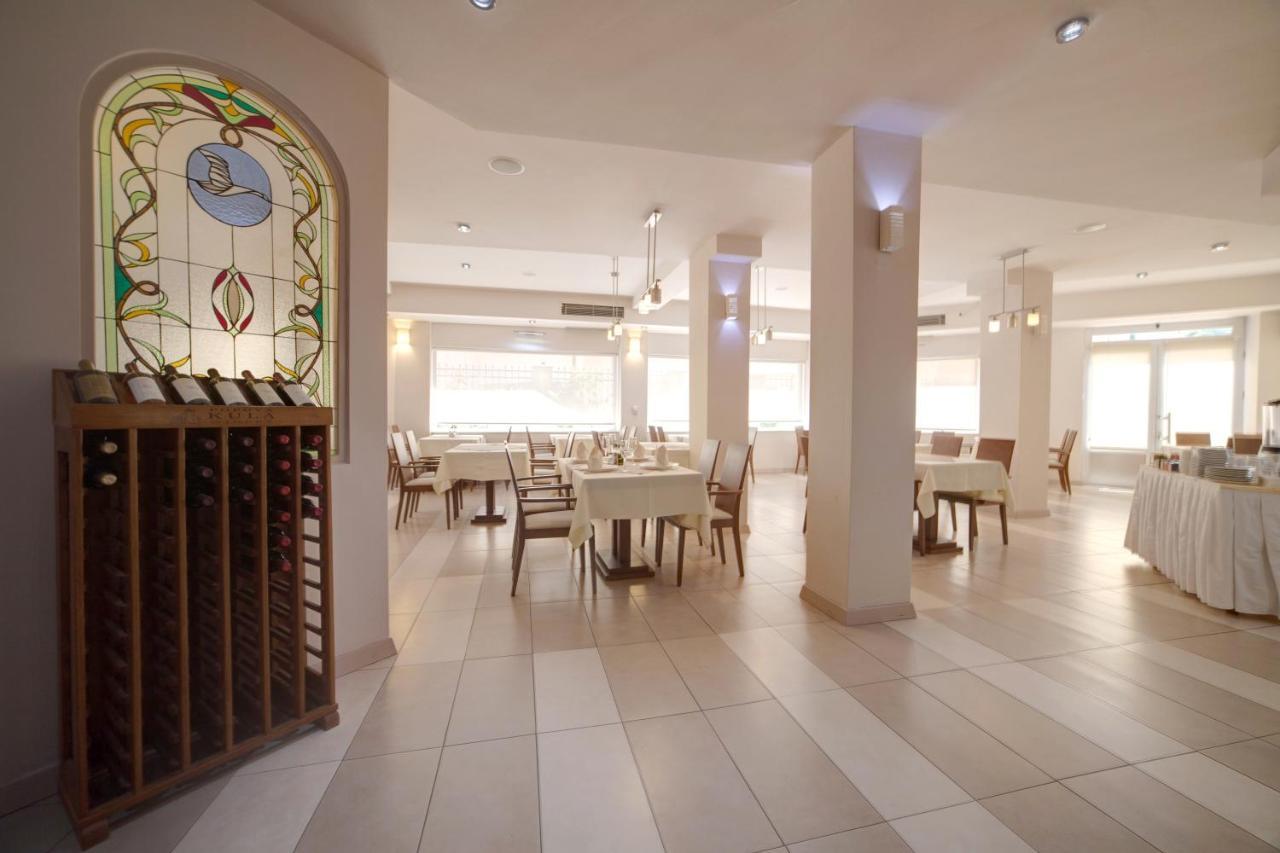 Hotel Lebed Ohrid Esterno foto