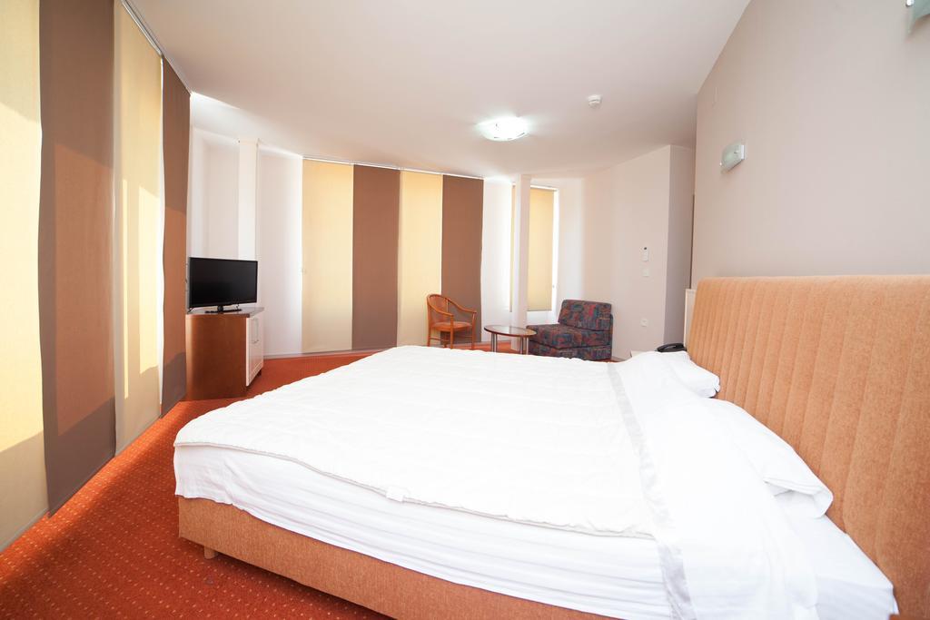 Hotel Lebed Ohrid Esterno foto