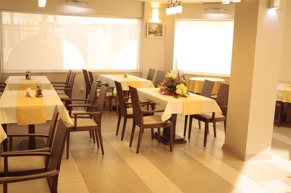 Hotel Lebed Ohrid Esterno foto